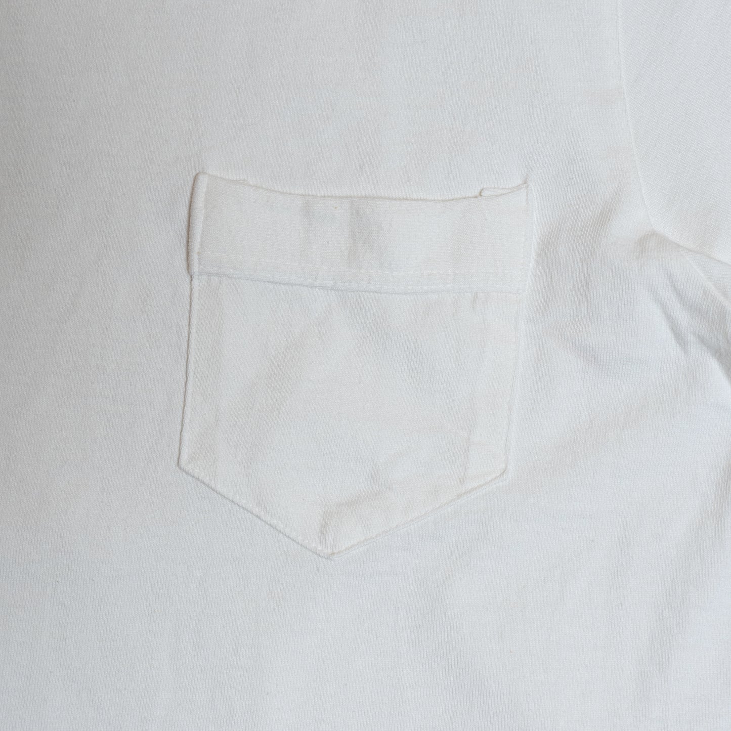 RELEASE DATE : 11am(JST) 09/07/2025 CREW NECK POCKET TEE WHITE